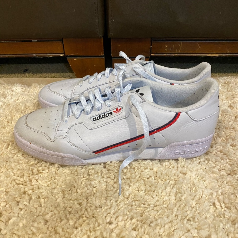 low adidas sneakers
